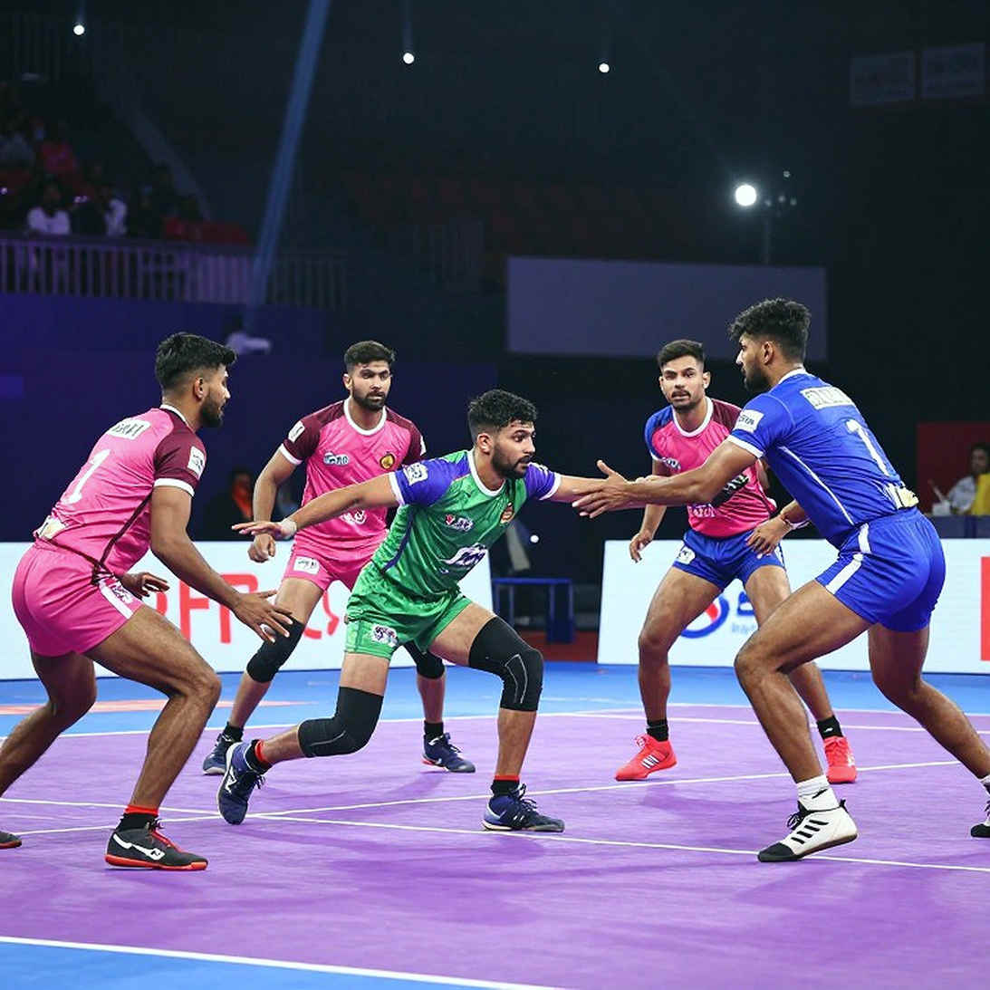 শুরুর সাতজন নয়, বদলির মিনিটটাই আসল প্রশ্ন: পাওয়ান সেহরাওয়াত আর ভারত-ইরান ফাইনালের রিপোর্টিং ফাঁক