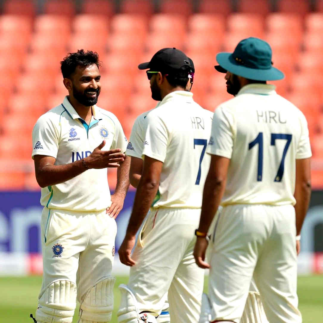 ট্রান্সফার উইন্ডোর কোলাহল আর ফাঁকা ডেটা-পাতা: বিশ্লেষণ যখন 'কিছু নেই' বলে ফিরে আসে