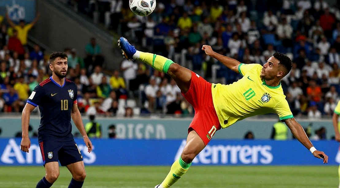 ট্যাক্স অফিসের লাইনে যেখানে ফুটবল ছিল না: একটি ভুল লেবেলের পাঠোদ্ধার