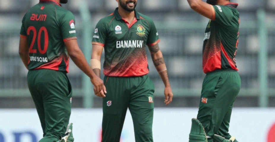 যেখানে প্যাডেল ওঠে না: আইপিএল নিলামের শোক, টাকা আর স্মৃতির ভূগোল